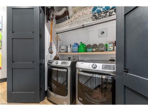 46 Jarvis Street, Brantford, ON - Indoor Photo Showing Laundry Room