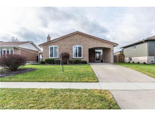 27 Trelawn Parkway, Welland, ON - Outdoor