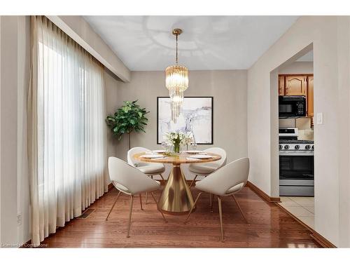 27 Trelawn Parkway, Welland, ON - Indoor Photo Showing Dining Room