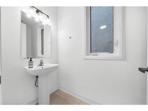 55 Teskey Crescent, Hamilton, ON - Indoor Photo Showing Bathroom