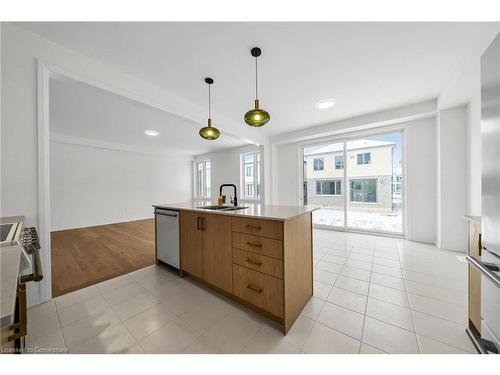 55 Teskey Crescent, Hamilton, ON - Indoor Photo Showing Kitchen