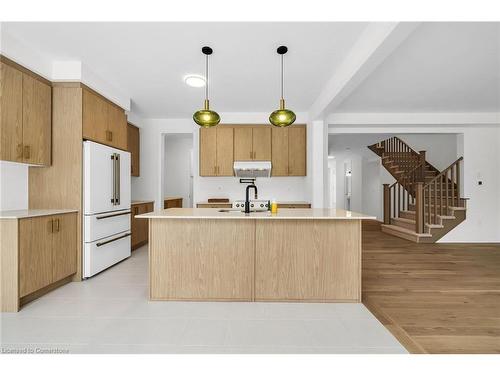 55 Teskey Crescent, Hamilton, ON - Indoor Photo Showing Kitchen