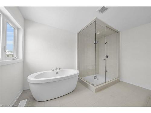 55 Teskey Crescent, Hamilton, ON - Indoor Photo Showing Bathroom