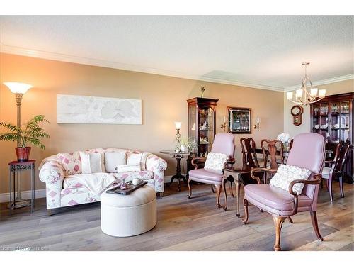 27-515 North Service Road, Stoney Creek, ON - Indoor Photo Showing Living Room