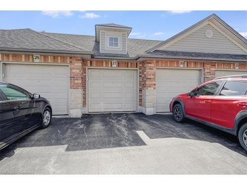 27-515 North Service Road, Stoney Creek, ON - Indoor Photo Showing Garage