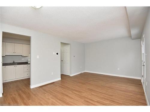 15 Wood Street E, Hamilton, ON - Indoor Photo Showing Other Room