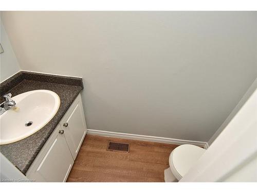 15 Wood Street E, Hamilton, ON - Indoor Photo Showing Bathroom