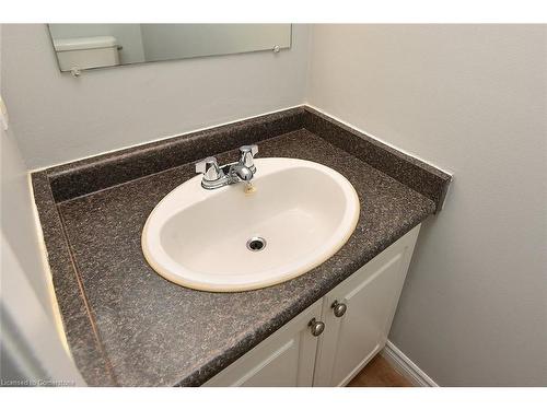 15 Wood Street E, Hamilton, ON - Indoor Photo Showing Bathroom