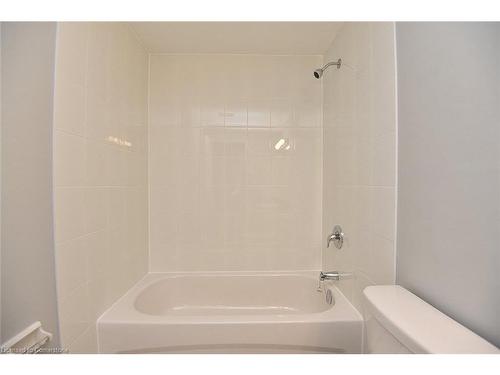 15 Wood Street E, Hamilton, ON - Indoor Photo Showing Bathroom