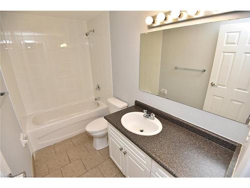 15 Wood Street E, Hamilton, ON - Indoor Photo Showing Bathroom