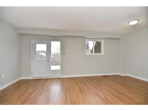 15 Wood Street E, Hamilton, ON - Indoor Photo Showing Other Room