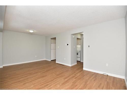 15 Wood Street E, Hamilton, ON - Indoor Photo Showing Other Room