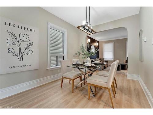 142 Sanford Avenue N, Hamilton, ON - Indoor Photo Showing Dining Room