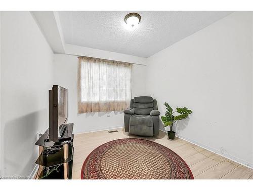 376 Silverbirch Boulevard, Mount Hope, ON - Indoor Photo Showing Other Room