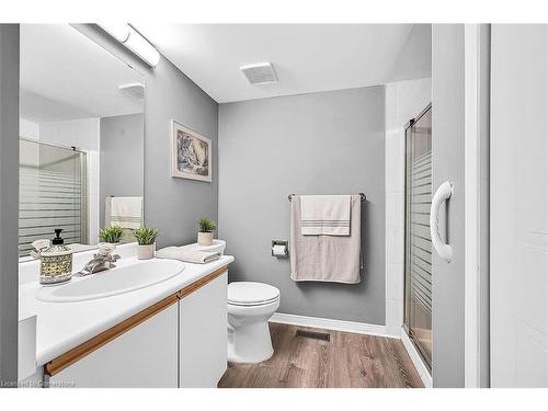 376 Silverbirch Boulevard, Mount Hope, ON - Indoor Photo Showing Bathroom