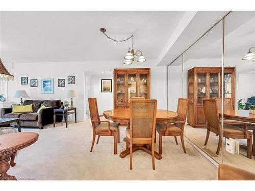 376 Silverbirch Boulevard, Mount Hope, ON - Indoor Photo Showing Dining Room