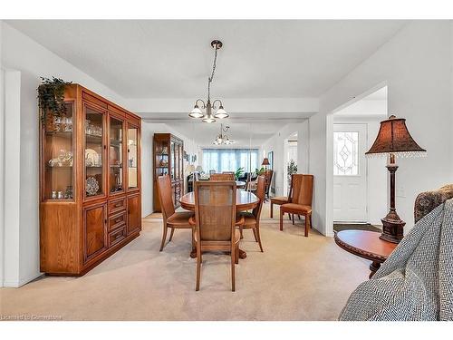 376 Silverbirch Boulevard, Mount Hope, ON - Indoor Photo Showing Dining Room