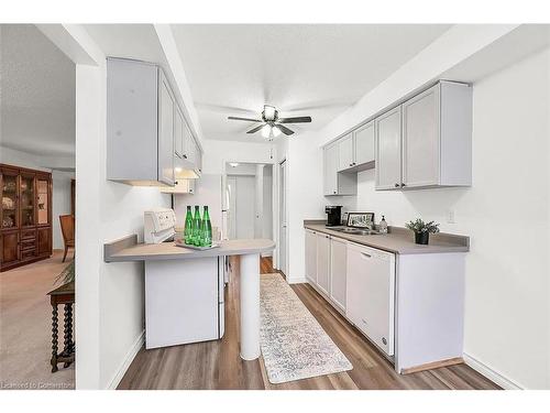 376 Silverbirch Boulevard, Mount Hope, ON - Indoor Photo Showing Kitchen