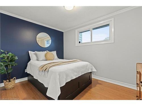 38 Brett Court, Hamilton, ON - Indoor Photo Showing Bedroom