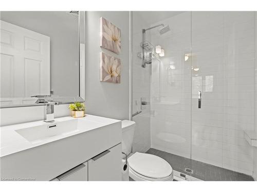 38 Brett Court, Hamilton, ON - Indoor Photo Showing Bathroom