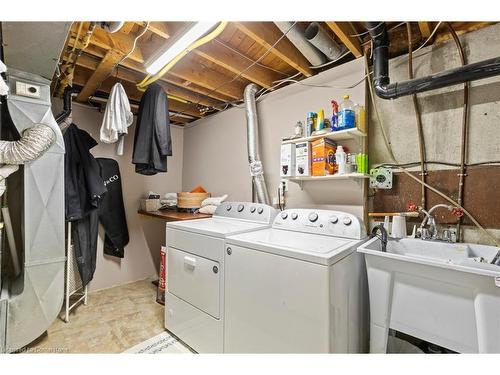 38 Brett Court, Hamilton, ON - Indoor Photo Showing Laundry Room