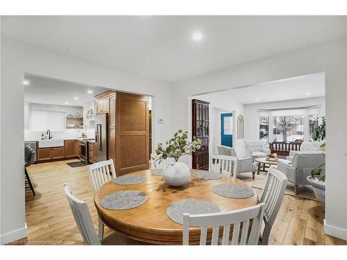 325 East 24Th Street, Hamilton, ON - Indoor Photo Showing Dining Room