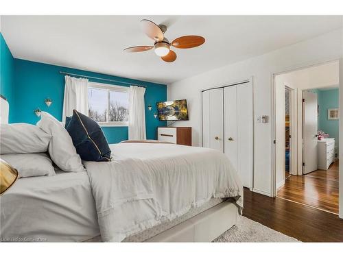 325 East 24Th Street, Hamilton, ON - Indoor Photo Showing Bedroom