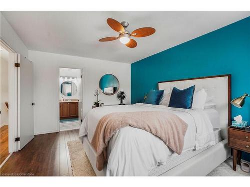 325 East 24Th Street, Hamilton, ON - Indoor Photo Showing Bedroom