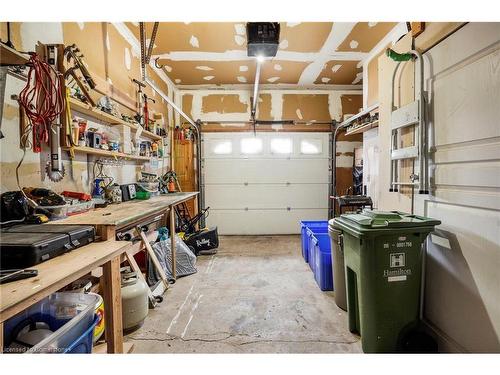 325 East 24Th Street, Hamilton, ON - Indoor Photo Showing Garage