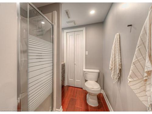 6 Shirley Street, Dundas, ON - Indoor Photo Showing Bathroom