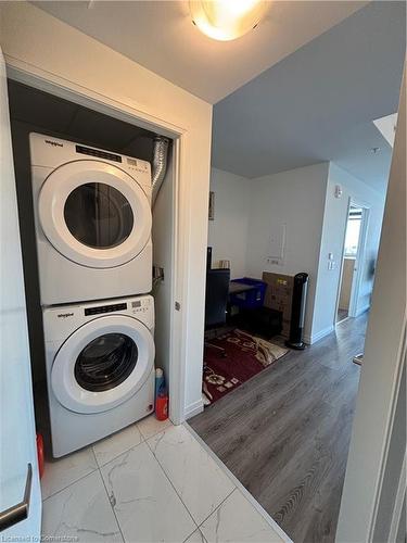 2303-108 Garment Street, Kitchener, ON - Indoor Photo Showing Laundry Room