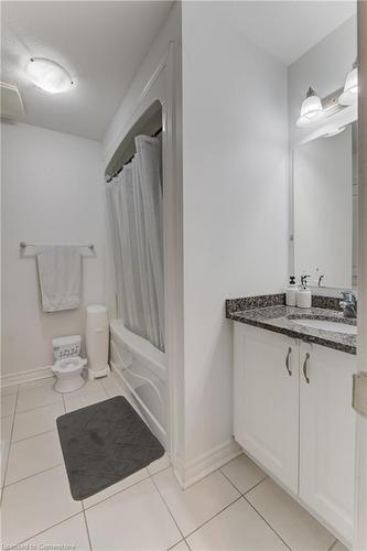 34 Arlington Crescent, Guelph, ON - Indoor Photo Showing Bathroom