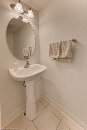 34 Arlington Crescent, Guelph, ON - Indoor Photo Showing Bathroom