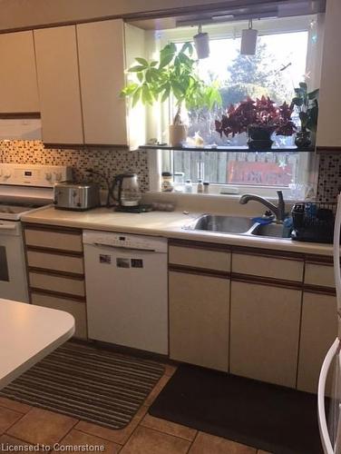 14 Danbury Street, Dundas, ON - Indoor Photo Showing Kitchen