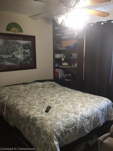 14 Danbury Street, Dundas, ON - Indoor Photo Showing Bedroom