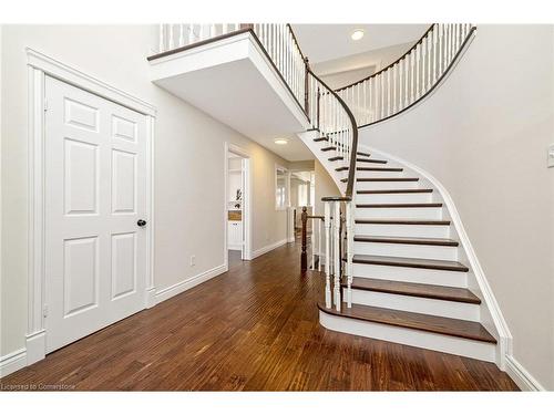 1594 Stillriver Crescent, Mississauga, ON - Indoor Photo Showing Living Room