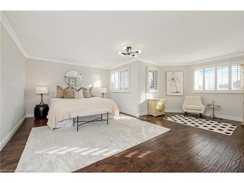 1594 Stillriver Crescent, Mississauga, ON - Indoor Photo Showing Living Room With Fireplace