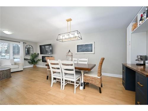 8 Gafney Court, Hamilton, ON - Indoor Photo Showing Dining Room