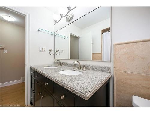 8 Gafney Court, Hamilton, ON - Indoor Photo Showing Bathroom