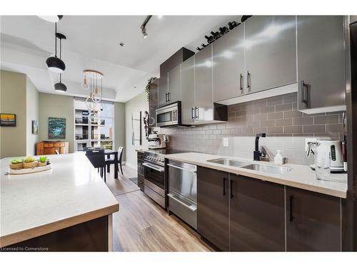 801-90 Charlton Avenue W, Hamilton, ON - Indoor Photo Showing Kitchen With Stainless Steel Kitchen With Double Sink With Upgraded Kitchen