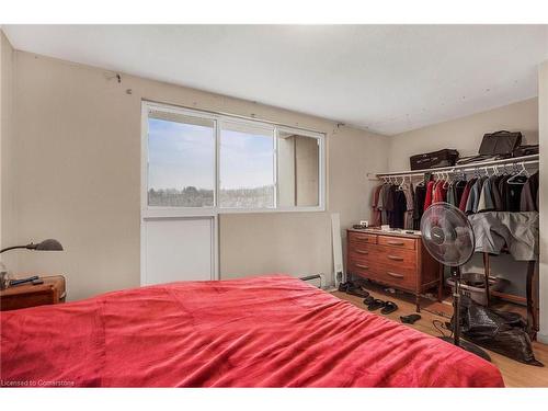 832-350 Quigley Road, Hamilton, ON - Indoor Photo Showing Bedroom