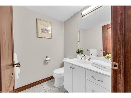 117 Christopher Drive, Hamilton, ON - Indoor Photo Showing Bathroom