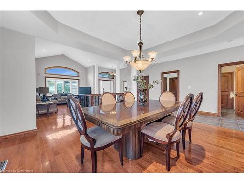 117 Christopher Drive, Hamilton, ON - Indoor Photo Showing Dining Room