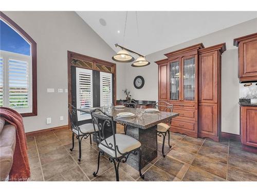 117 Christopher Drive, Hamilton, ON - Indoor Photo Showing Dining Room