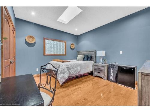 117 Christopher Drive, Hamilton, ON - Indoor Photo Showing Bedroom