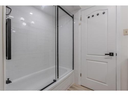 1891 Heather Hills Drive, Burlington, ON - Indoor Photo Showing Bathroom