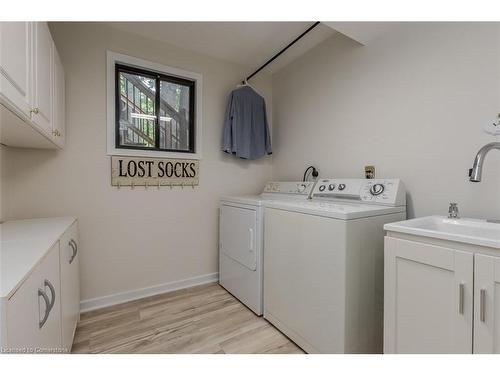 1891 Heather Hills Drive, Burlington, ON - Indoor Photo Showing Laundry Room