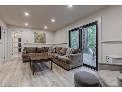 1891 Heather Hills Drive, Burlington, ON - Indoor Photo Showing Living Room