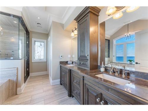 56 Aquamarine Drive, Hamilton, ON - Indoor Photo Showing Bathroom