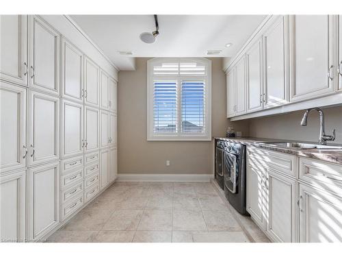 56 Aquamarine Drive, Hamilton, ON - Indoor Photo Showing Laundry Room